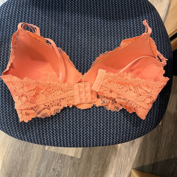 Aerie Bra. 32C. Excellent preowned condition. - Picture 3 of 4